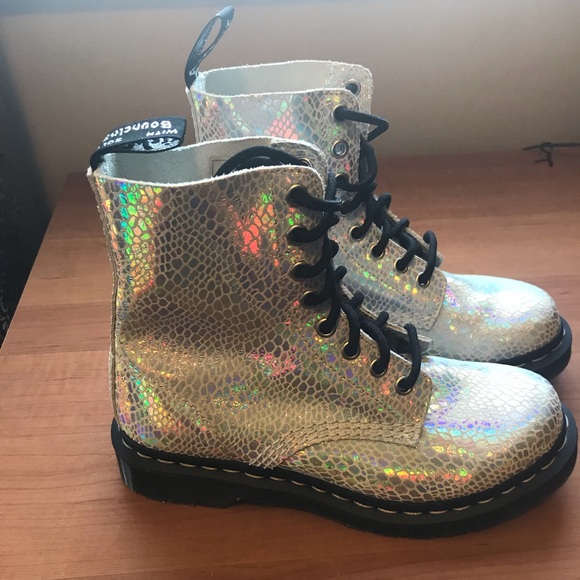 1460 Pascal Snake Metallic Suede Boots - Dr. Martens - Picture 2 of 6